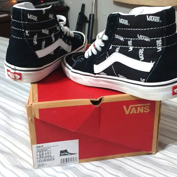 men size 7.5 women 9.0SK8 high tops. - Picture 5 of 8